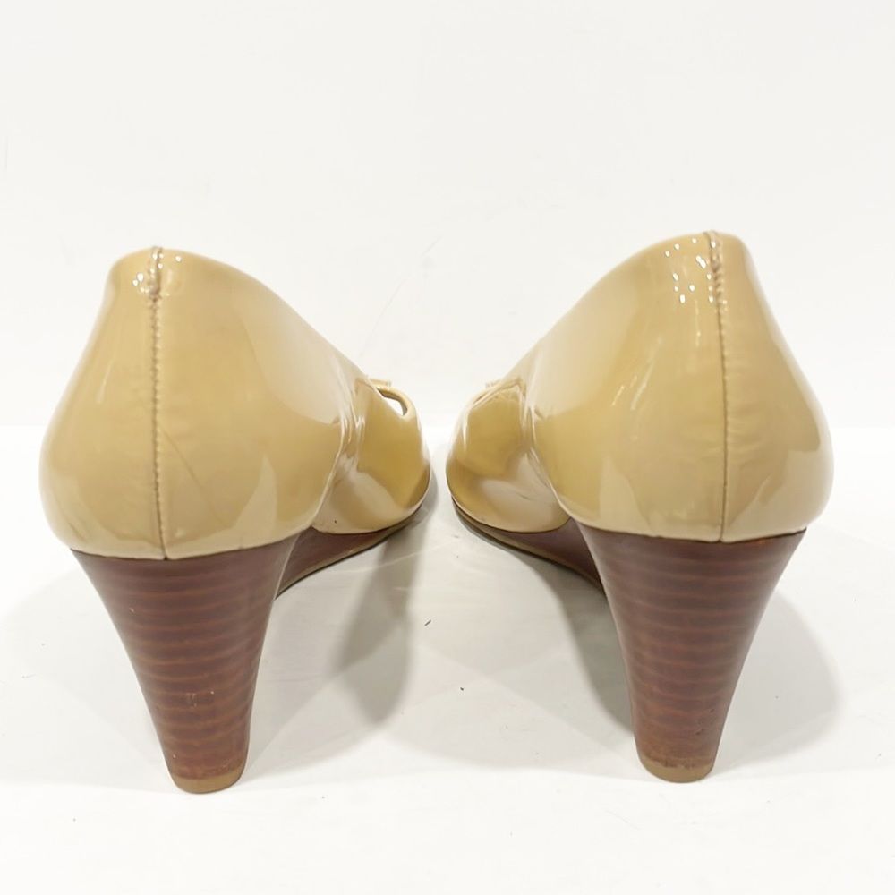 Tory Burch Lowell Genuine Patent Leather Peep Toe Wedge Tan Shoes Sz 9.5 - Picture 4 of 11